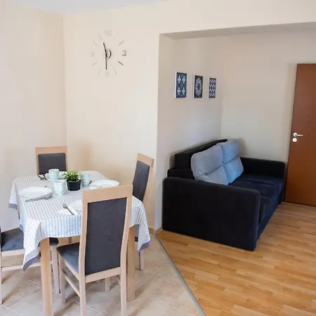 Lux Apartman Cserkeszolo